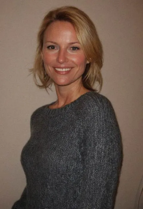 Pia, 47