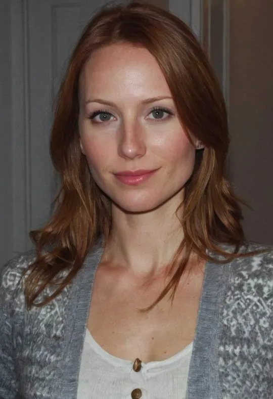 Annette, 40